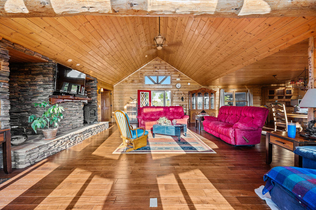 2957 Mark Court Chiloquin, OR 97624 - Photo 4 of 30