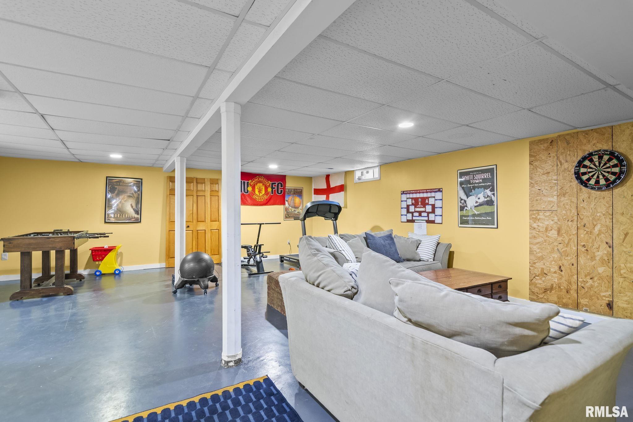 2828 Crown Point Springfield, IL 62704 - Photo 40 of 53