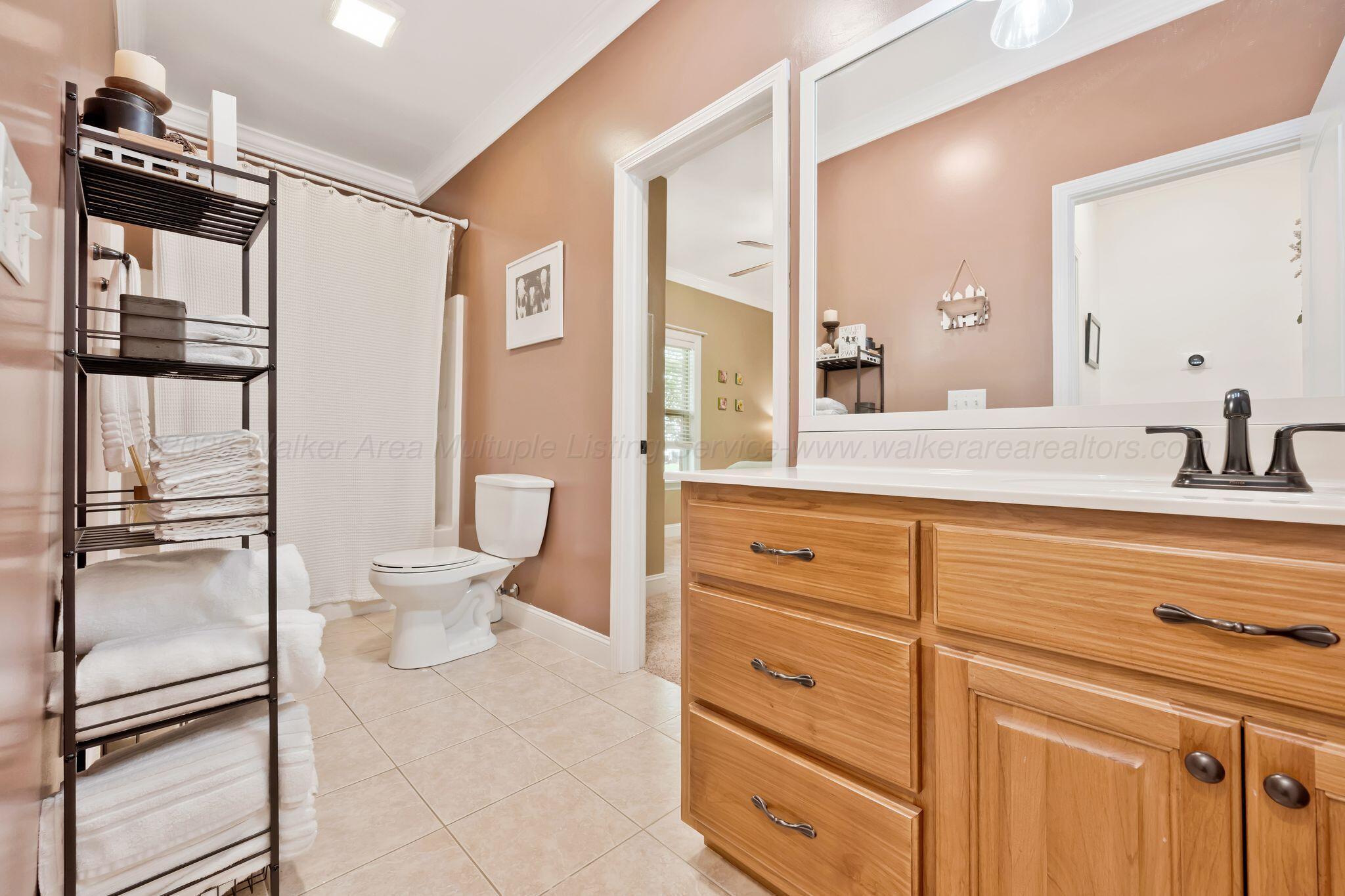 336 Hidden Way Jasper, AL 35503 - Photo 25 of 47 Guest Bathroom