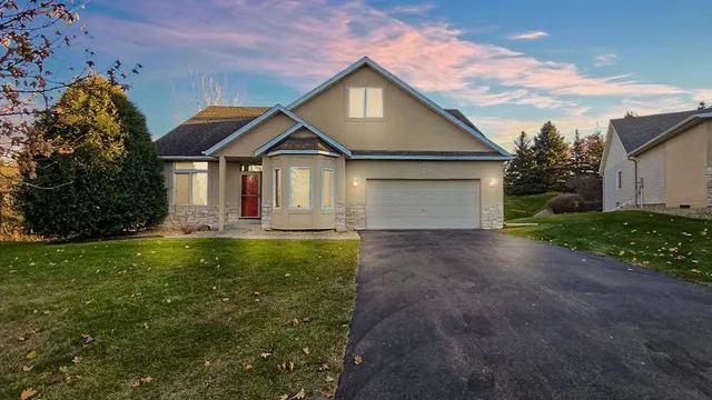 $500,000 | 16045 Kennard Court, Lakeville, MN 55044