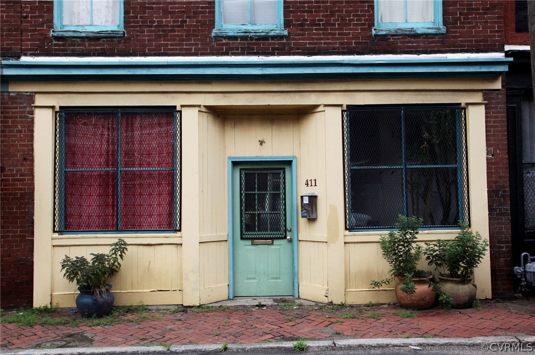 411 Brook Road Richmond, VA 23220 - Photo 4 of 26 Your fabulous new space in Historic Jackson Ward.