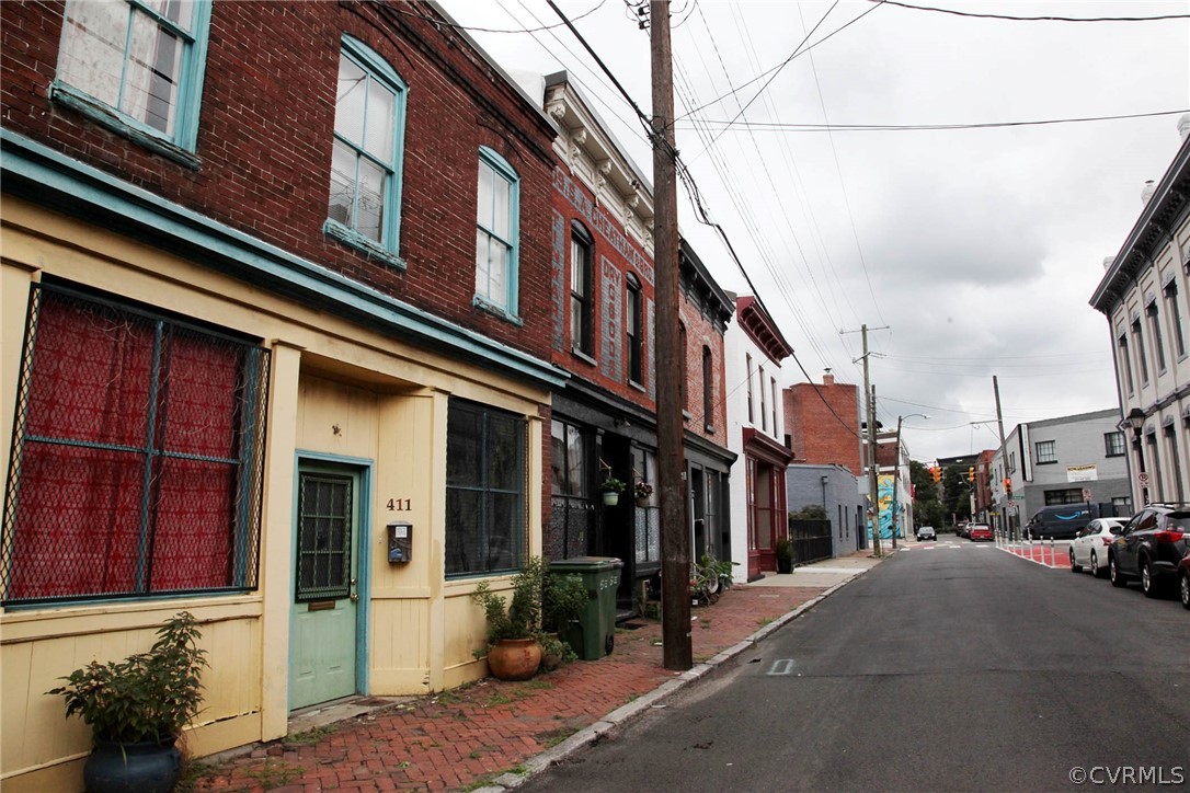 411 Brook Road Richmond, VA 23220 - Photo 5 of 26 City life abounds. So much to do.