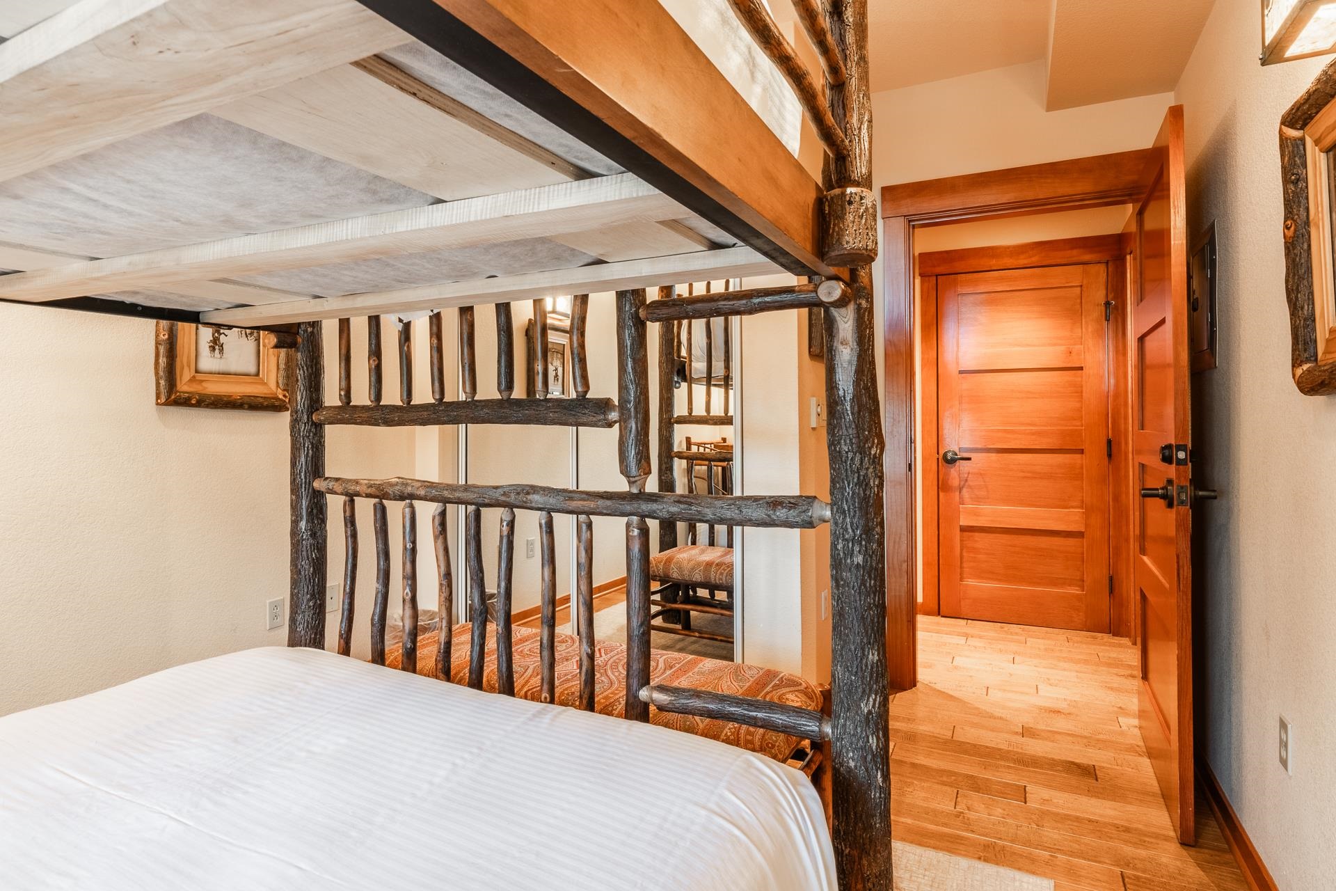 6201 Minaret Road, Unit 2317 Mammoth Lakes, CA 93546 - Photo 28 of 44 a view of bedroom with a balcony