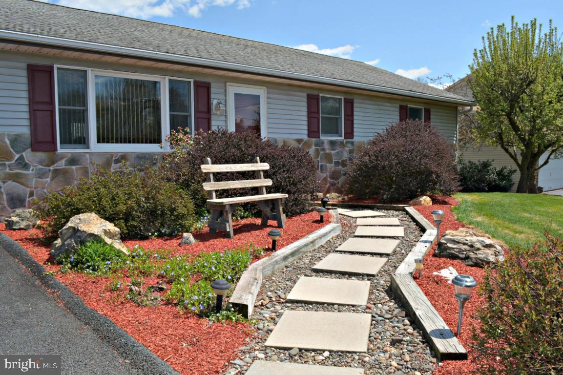 1262 Horning Road Denver, PA 17517 - Photo 2 of 18