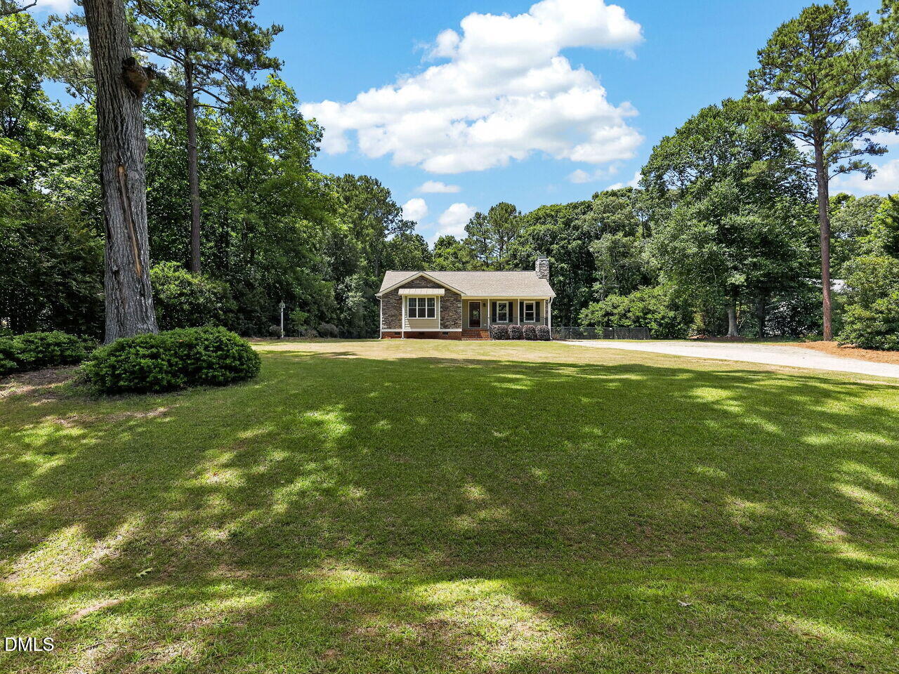 211 Deep Pool Court Benson, NC 27504 - Photo 6 of 38