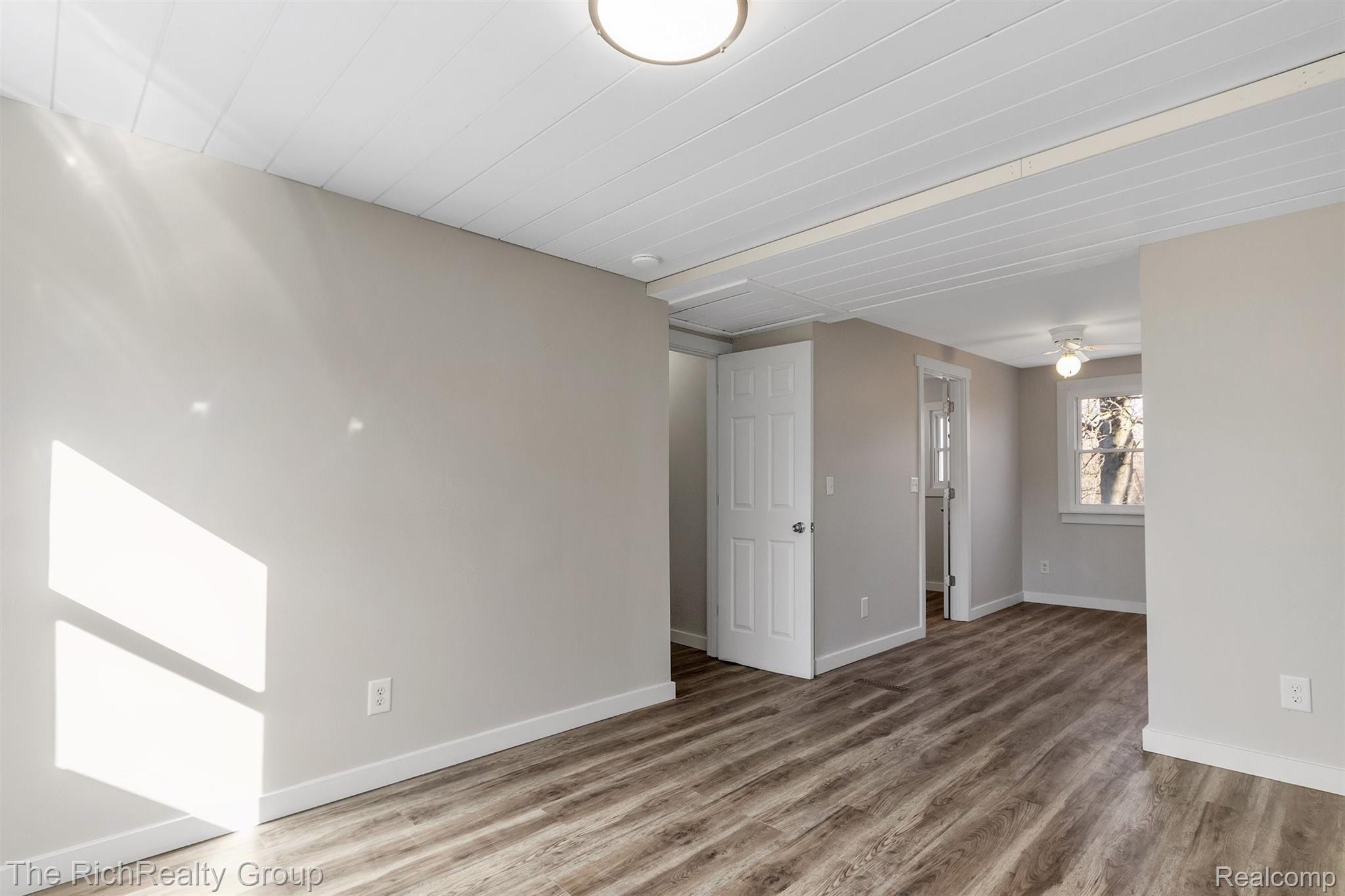 22701 Dickinson Road New Boston, MI 48164 - Photo 27 of 43 28-22701 Dickinson Rd-WindowStill-R.jpg