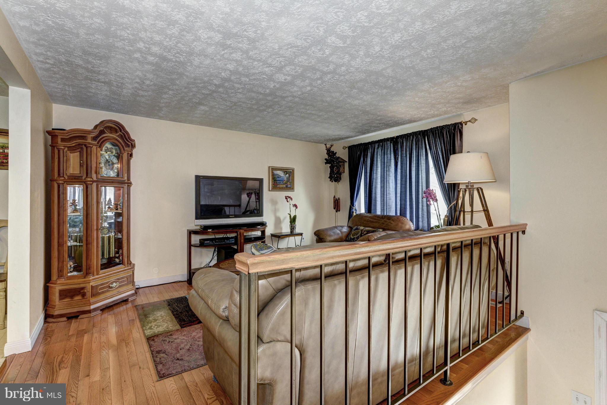 1803 Montreal Road Severn, MD 21144 - Photo 3 of 23 Living Room
