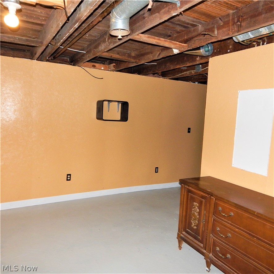 11607 Crofton Road Garfield Heights, OH 44125 - Photo 24 of 28