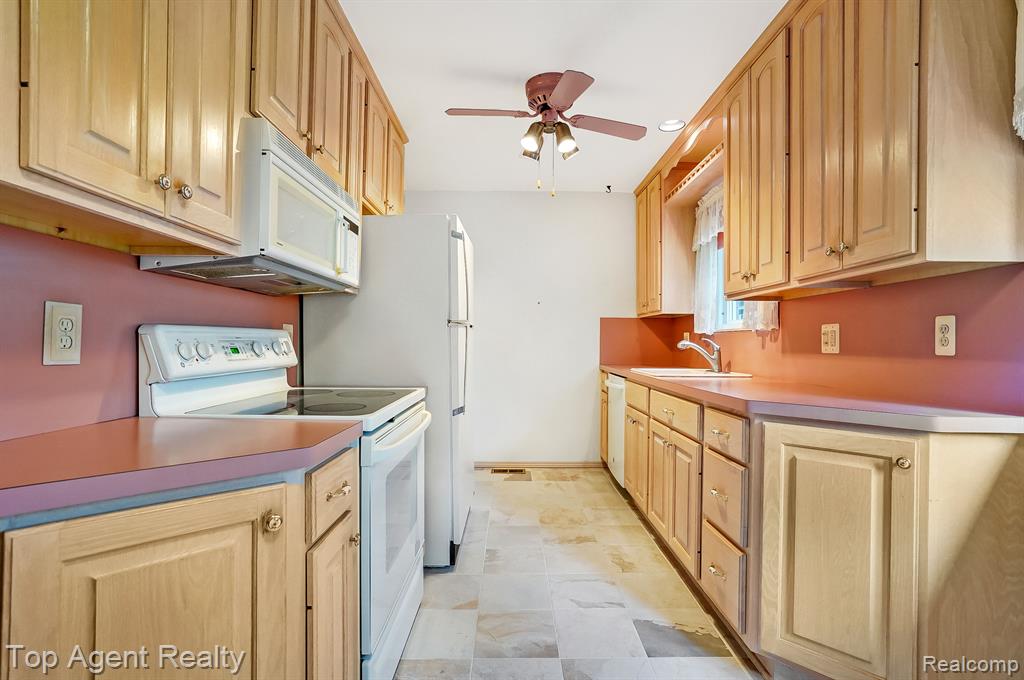 628 Miller Avenue Rochester, MI 48307 - Photo 7 of 25
