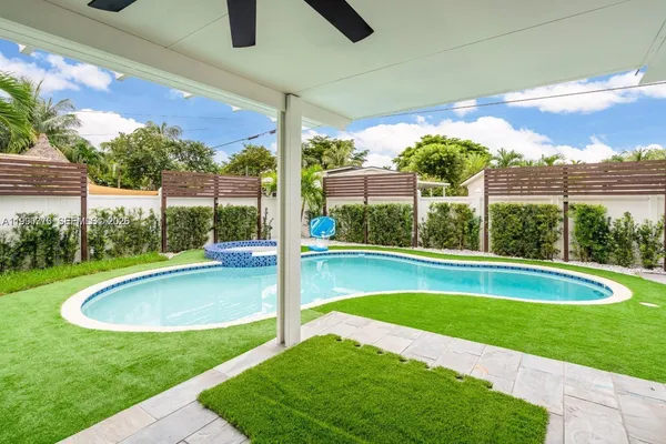 $5,950 | 1040 North Royal Poinciana Boulevard, Miami Springs, FL 33166