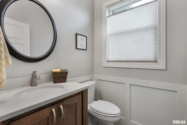 $685,000 | 317 Madison Drive, Riverdale, IA 52722