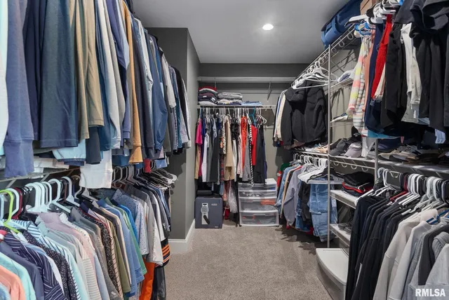 $685,000 | 317 Madison Drive, Riverdale, IA 52722