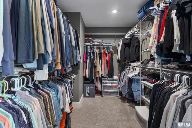 $685,000 | 317 Madison Drive, Riverdale, IA 52722