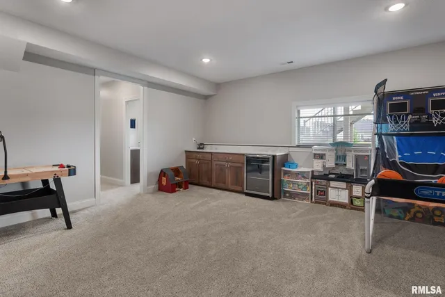 $685,000 | 317 Madison Drive, Riverdale, IA 52722