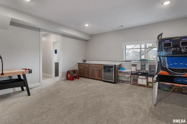 $685,000 | 317 Madison Drive, Riverdale, IA 52722