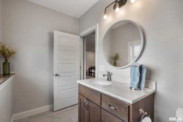 $685,000 | 317 Madison Drive, Riverdale, IA 52722