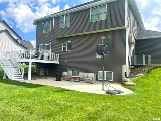 $685,000 | 317 Madison Drive, Riverdale, IA 52722