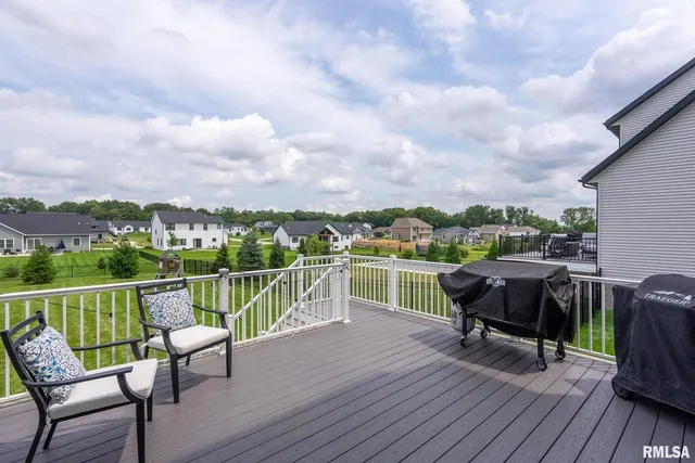 $685,000 | 317 Madison Drive, Riverdale, IA 52722