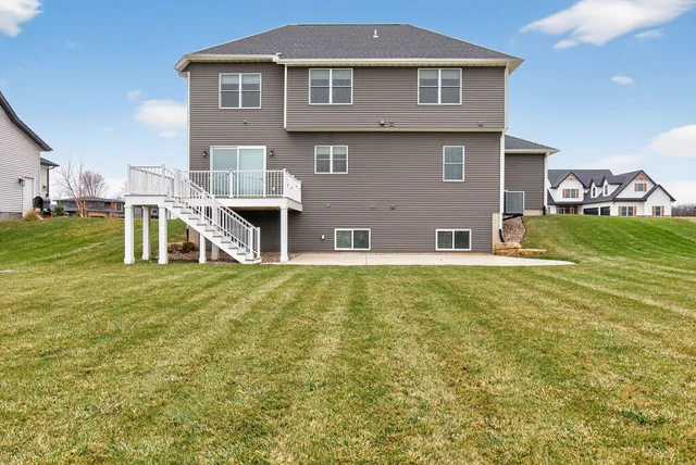 $685,000 | 317 Madison Drive, Riverdale, IA 52722