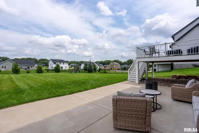 $685,000 | 317 Madison Drive, Riverdale, IA 52722