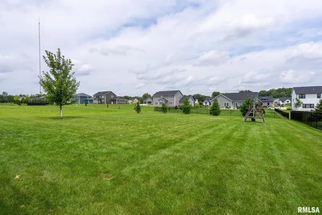 $685,000 | 317 Madison Drive, Riverdale, IA 52722