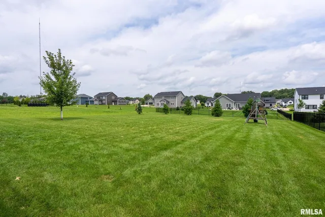 $685,000 | 317 Madison Drive, Riverdale, IA 52722