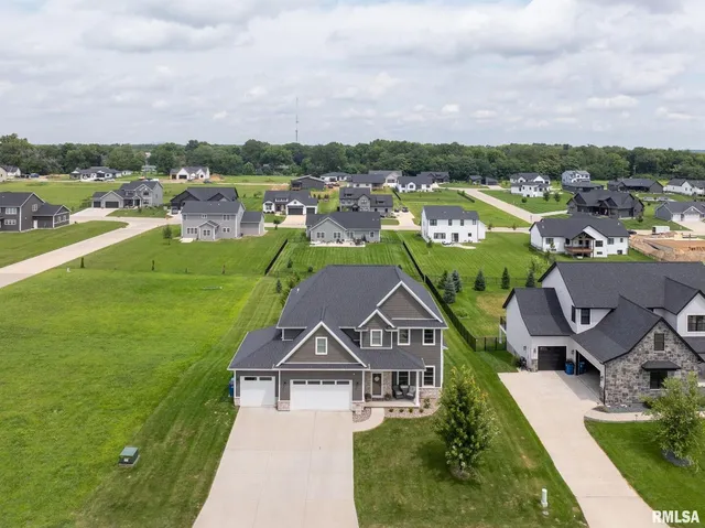 $685,000 | 317 Madison Drive, Riverdale, IA 52722