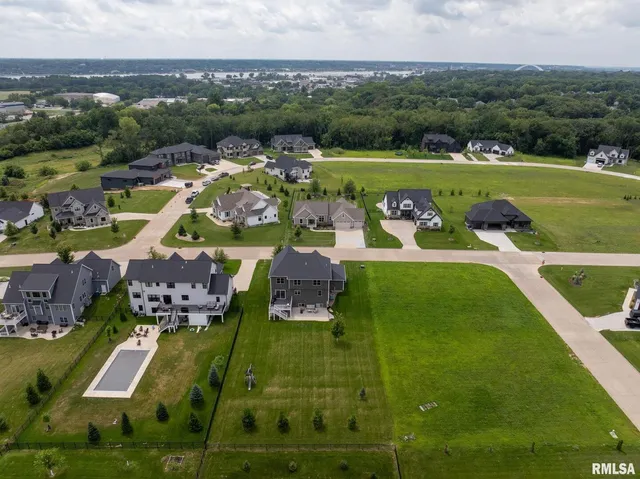 $685,000 | 317 Madison Drive, Riverdale, IA 52722