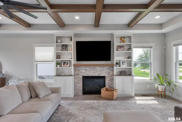 $685,000 | 317 Madison Drive, Riverdale, IA 52722