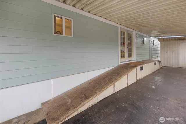 a view of an outdoor space