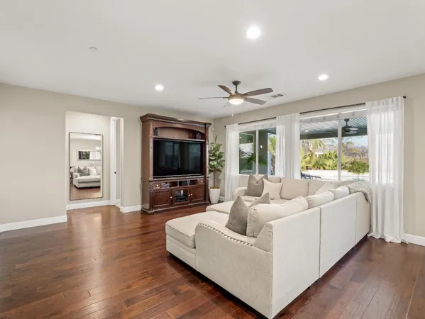 $655,000 | 1719 North Whitmore Avenue, Clovis, CA 93619