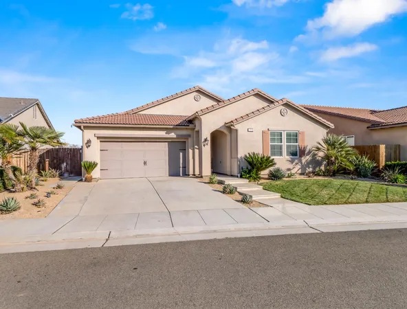 $655,000 | 1719 North Whitmore Avenue, Clovis, CA 93619