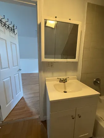 $1,600 | 342 Exchange Street, New Haven, CT 06513