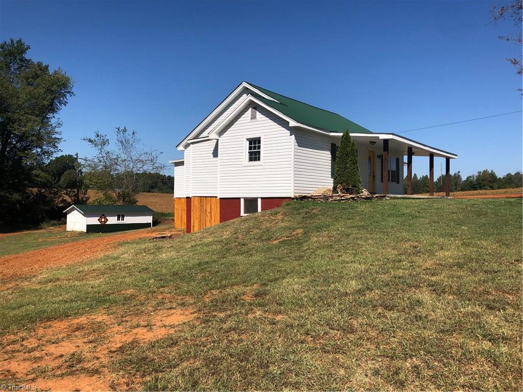 1261 Owens Road Lexington, NC 27292 - Photo 4 of 24 Gallery Image 4