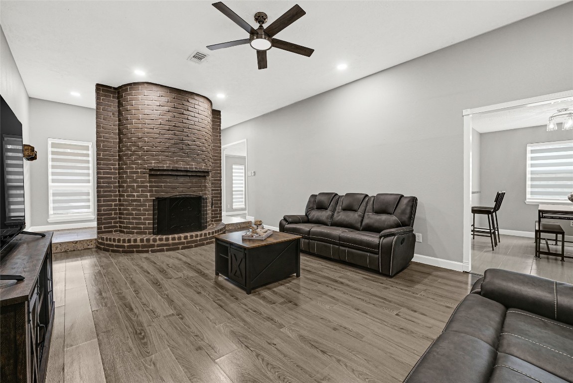 2407 Rambling Brook Drive Spring, TX 77373 - Photo 11 of 50