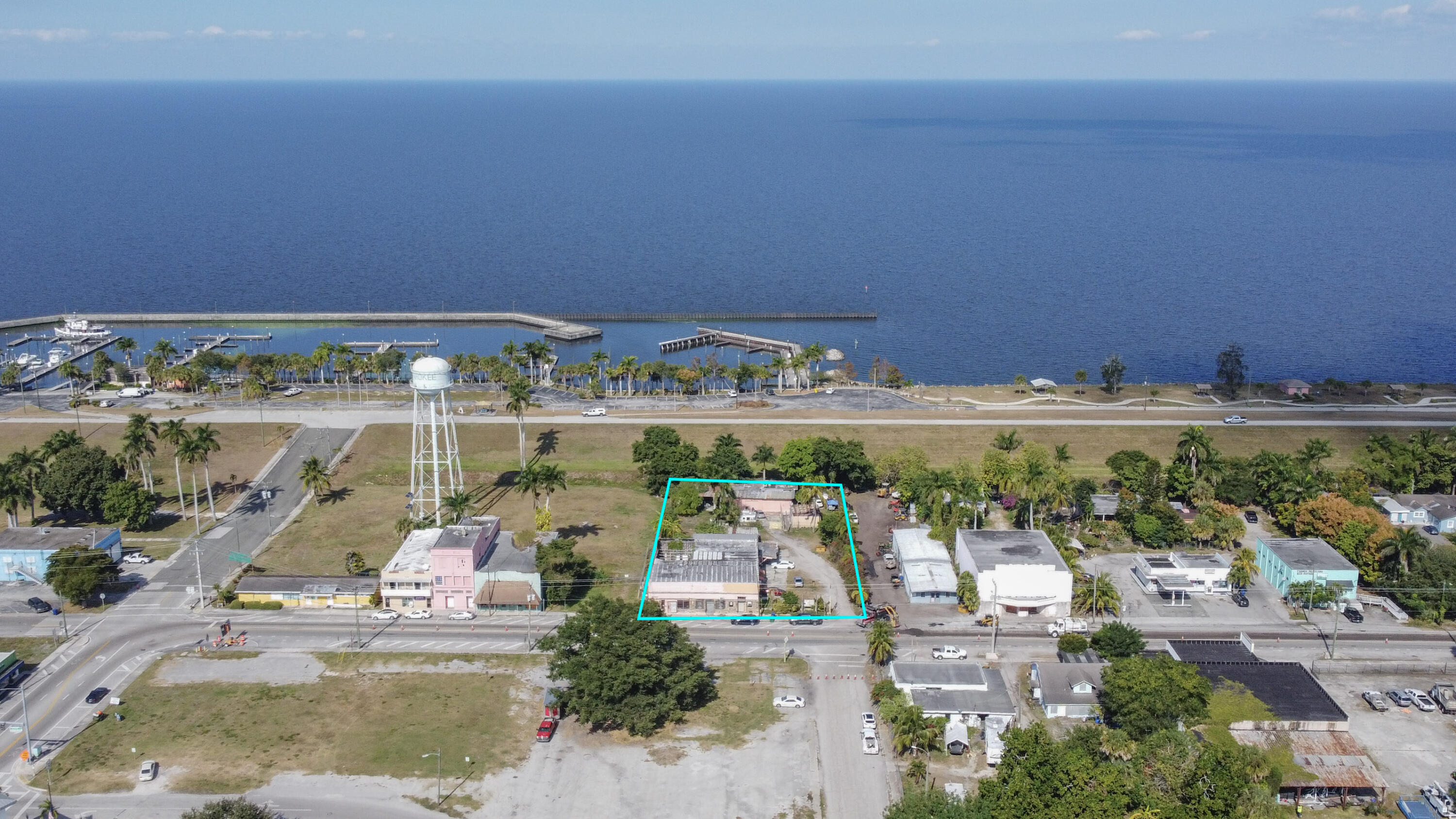 185 East Main Street Pahokee, FL 33476 - Photo 9 of 37 7-DJI_0173-Edit