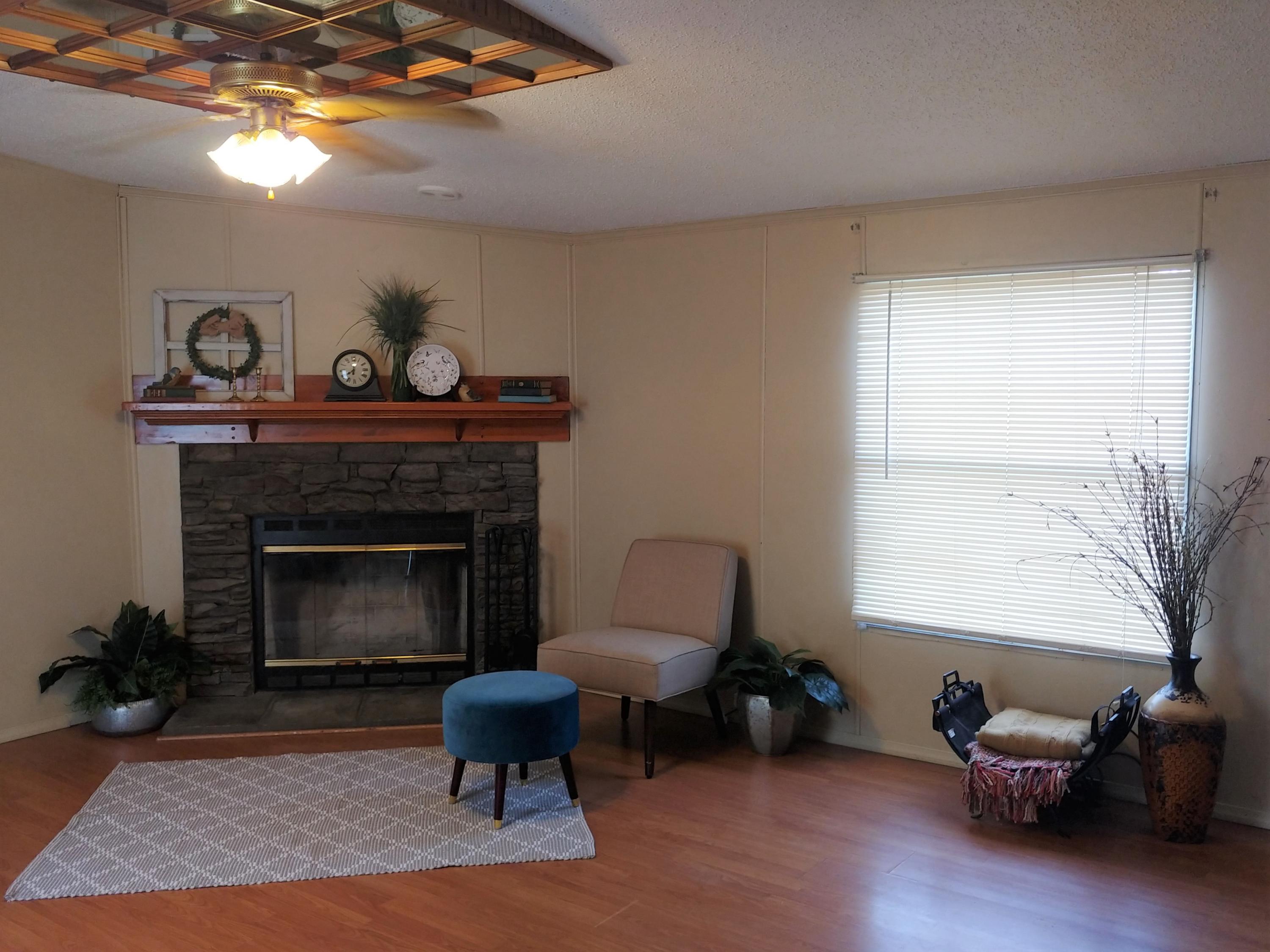1241 Hickory Tree Road Bristol, TN 37620 - Photo 3 of 19 COZY GATHERING PLACE