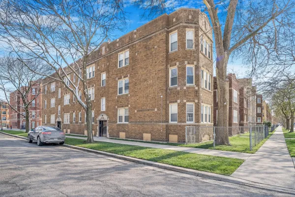 $900,000 | 8001 South Maryland Avenue, Chicago, IL 60619