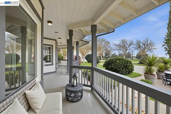 a view of a pathway with a yard