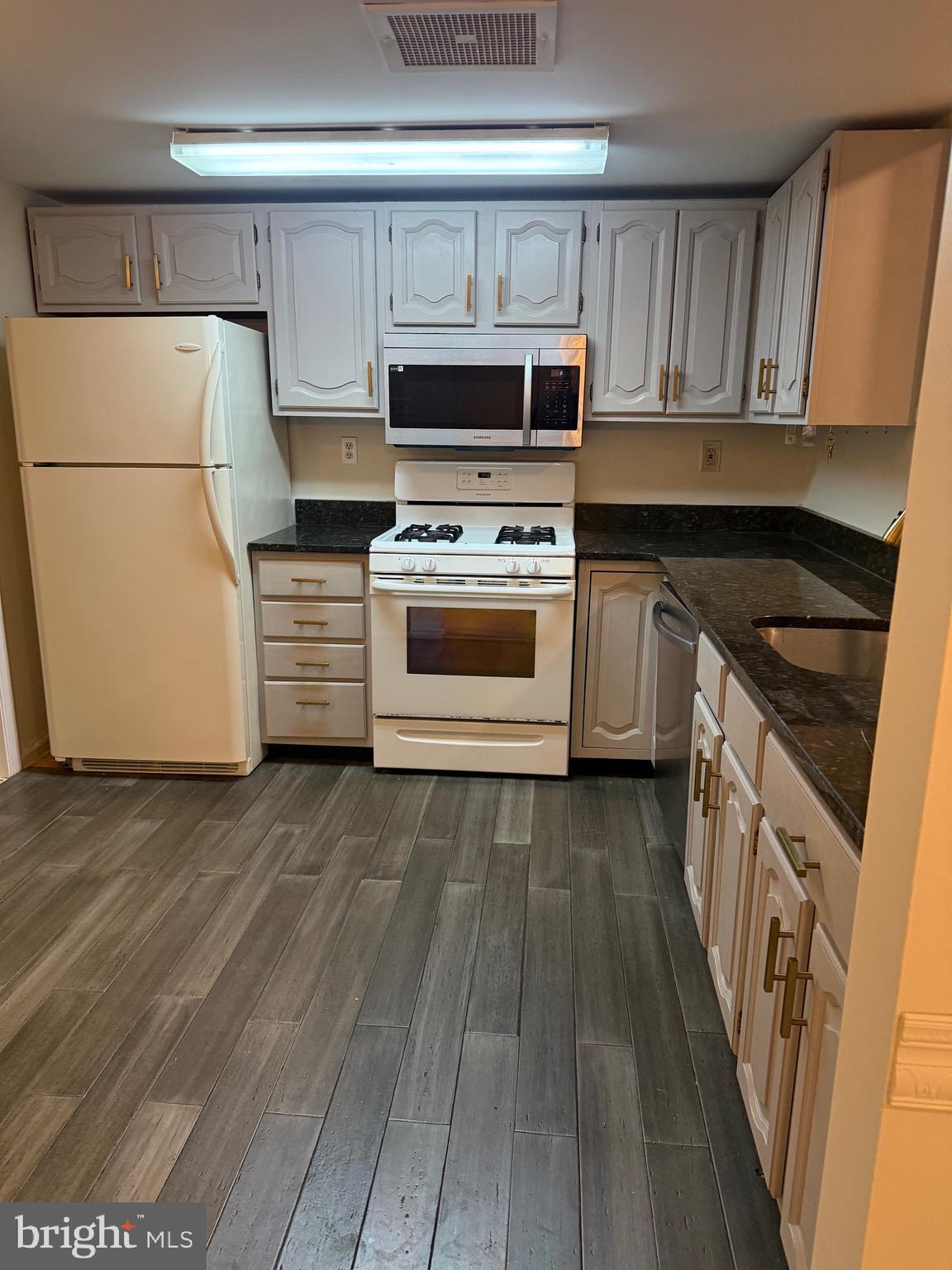 803 Mountainview Drive, Unit 803 Chesterbrook, PA 19087 - Photo 9 of 17