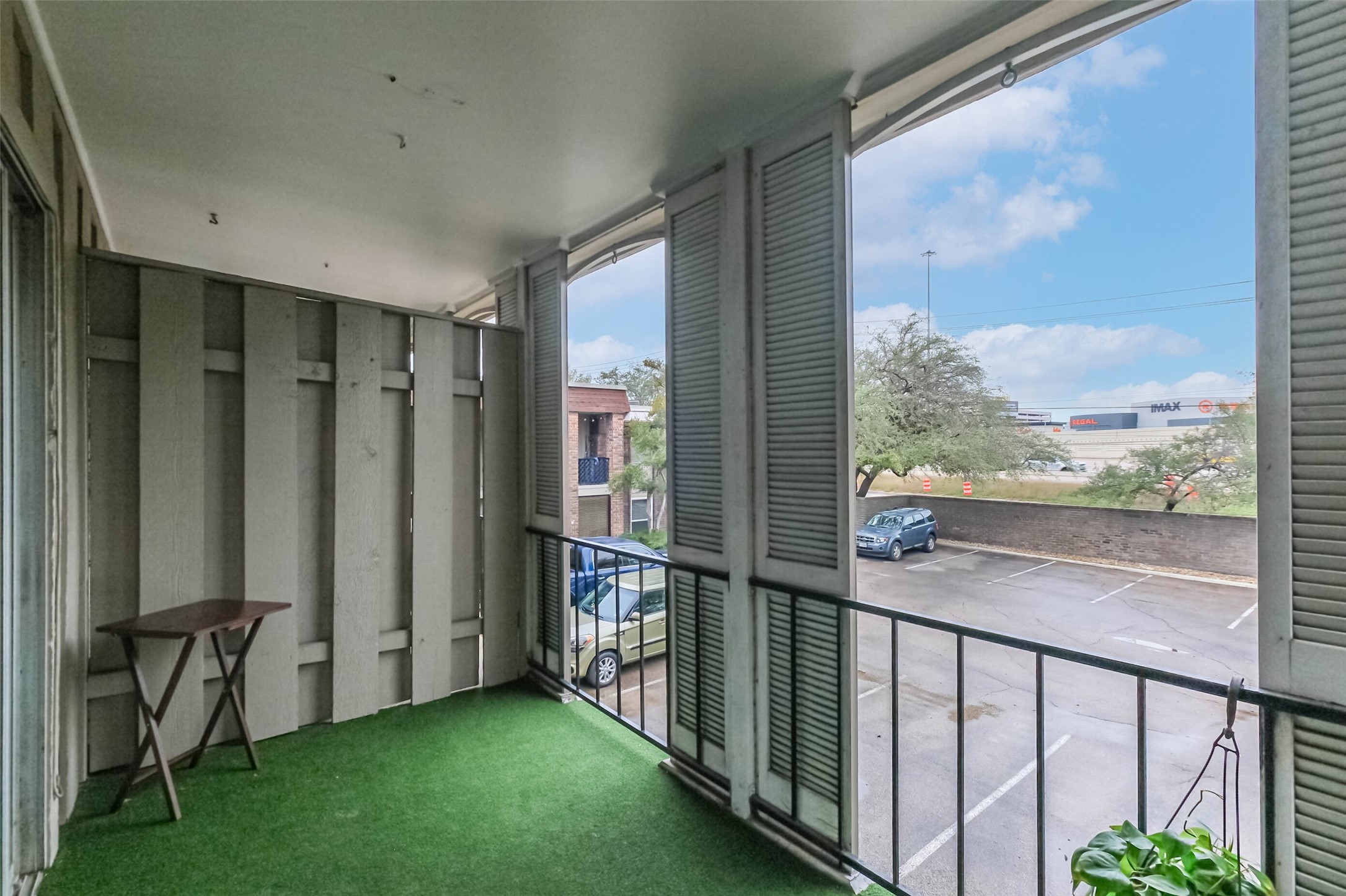 7575 Katy Freeway, Unit 101 Houston, TX 77024 - Photo 17 of 21 Relax on the home's balcony.