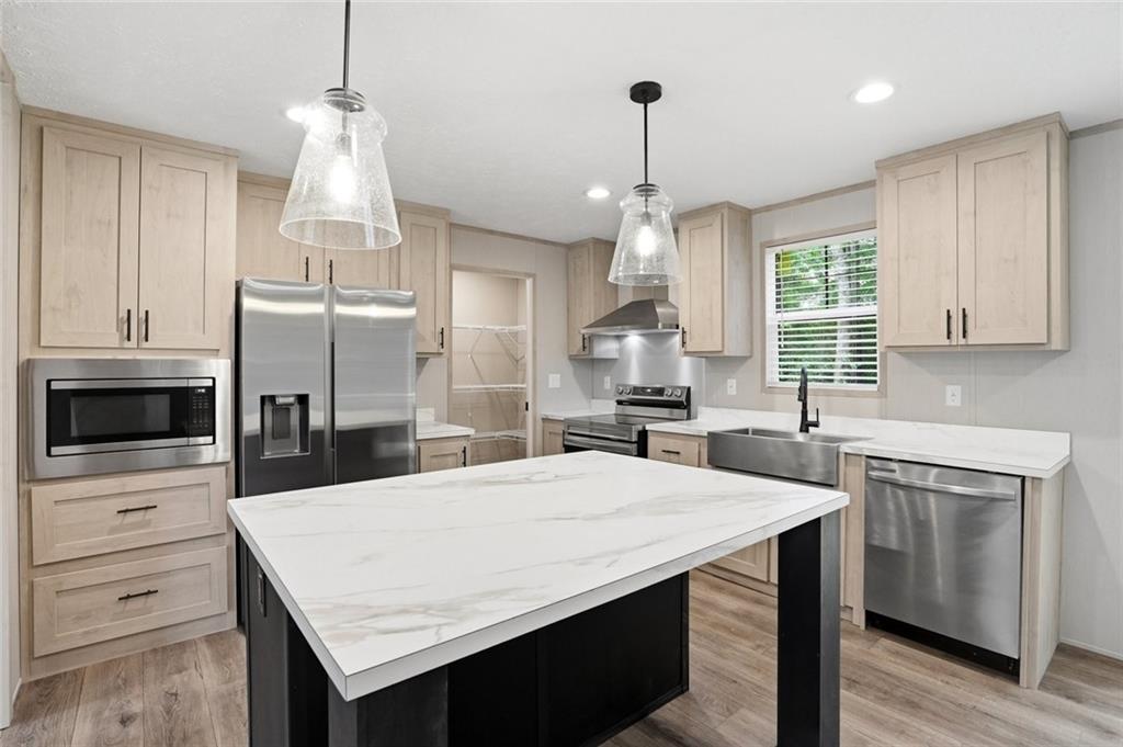 4909 Price Road Gainesville, GA 30506 - Photo 3 of 22