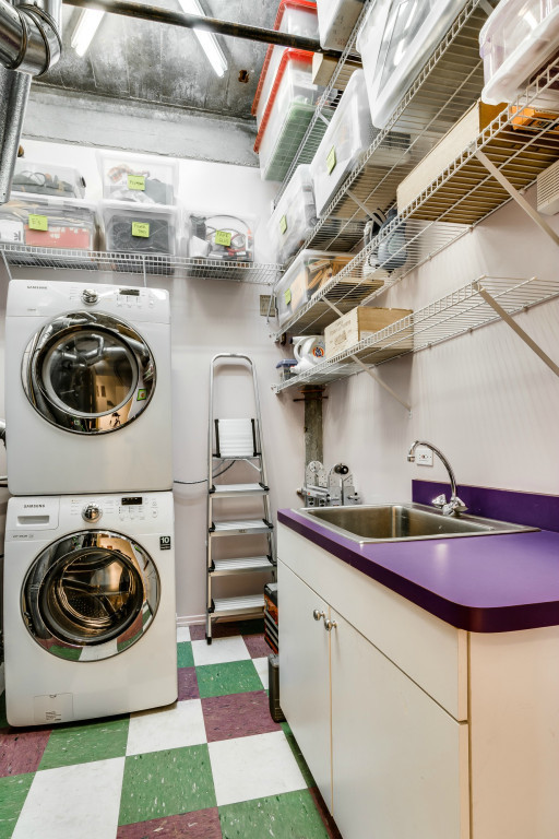 850 West Adams Street, Unit 6D Chicago, IL 60607 - Photo 32 of 35 a utility room with dryer and washer