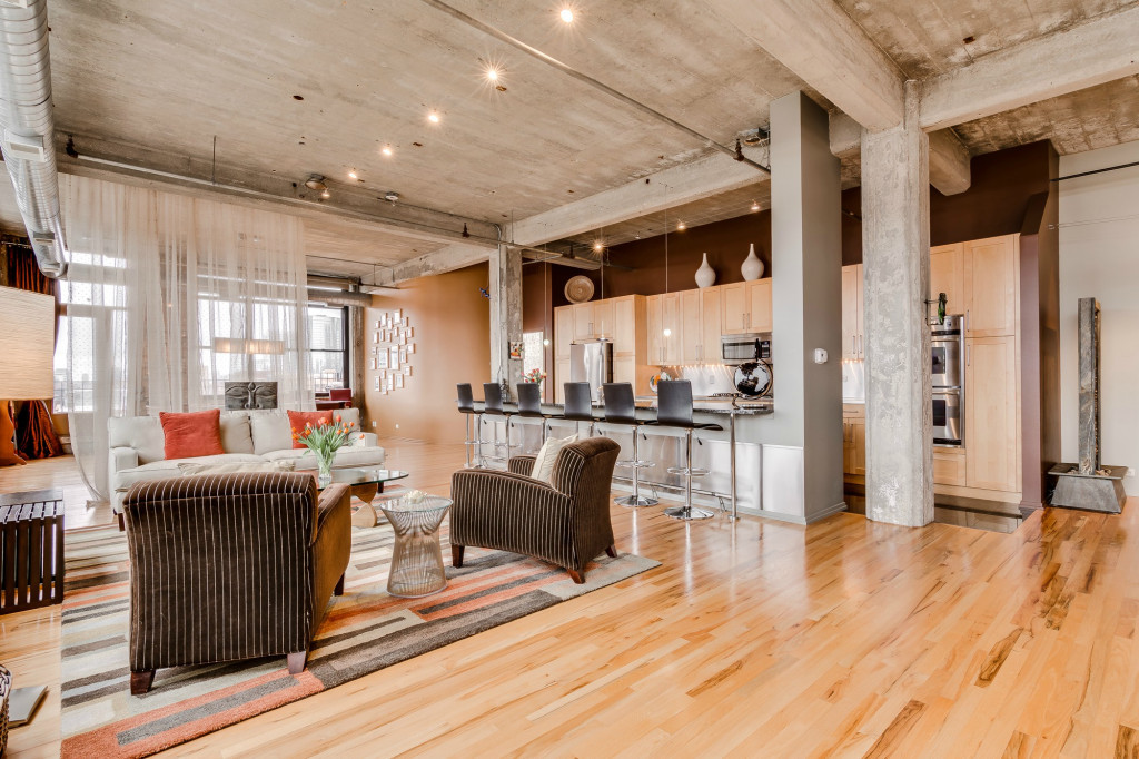 850 West Adams Street, Unit 6D Chicago, IL 60607 - Photo 4 of 35 a living room with furniture and a wooden floor