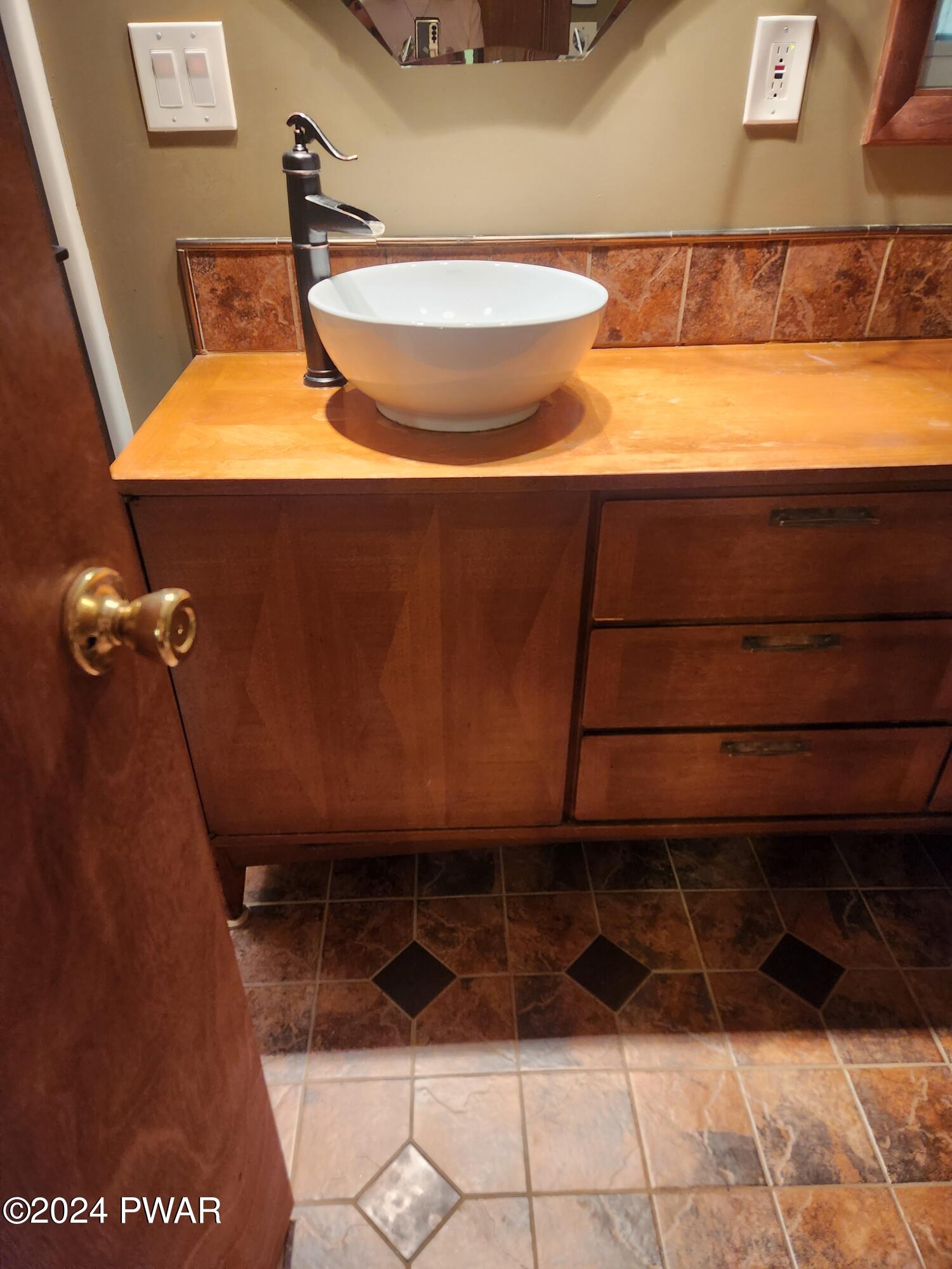 505 Maple Ridge Drive Hawley, PA 18428 - Photo 15 of 19 20240525_120725