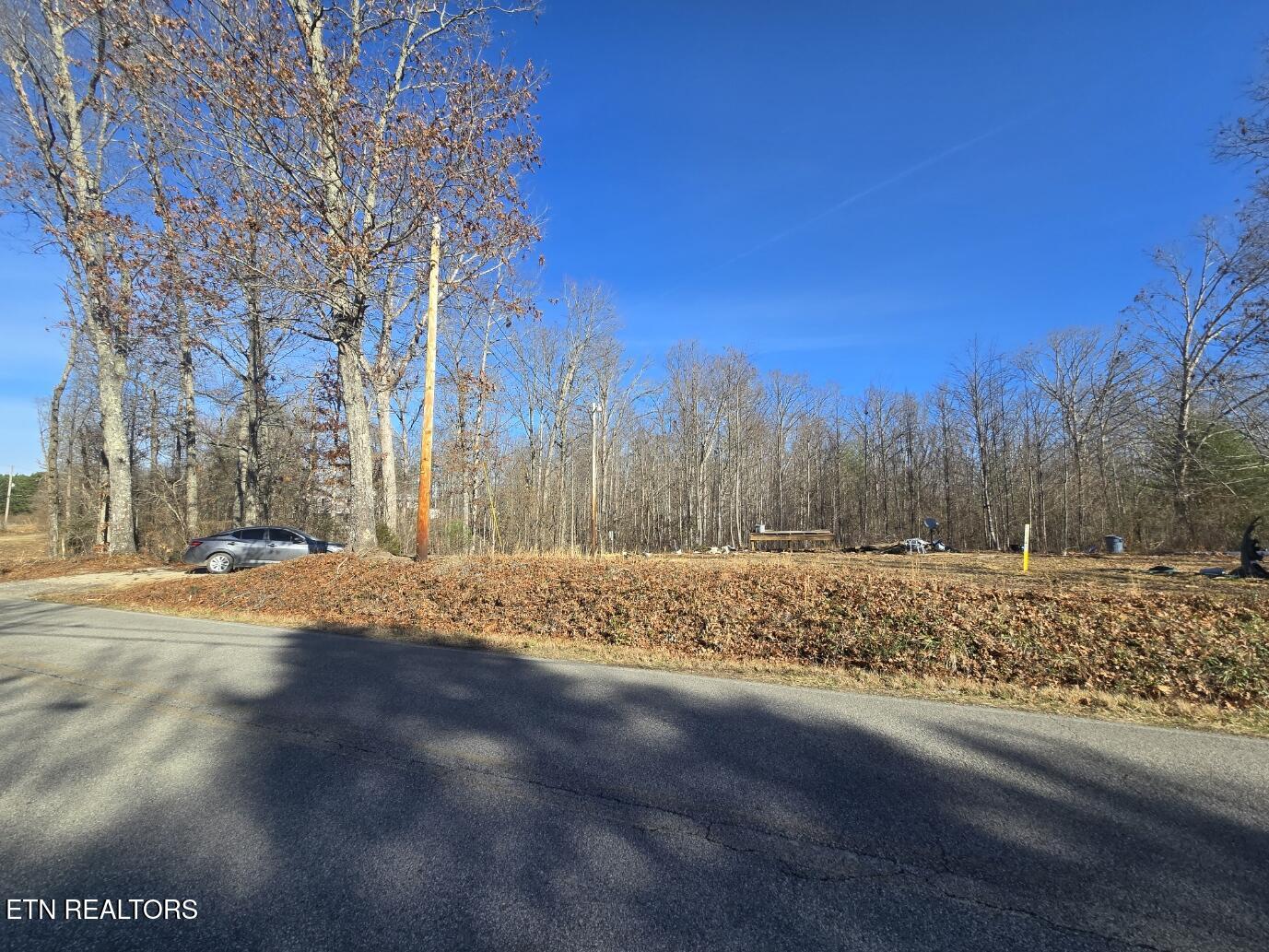 1496 Rome Road Sunbright, TN 37872 - Photo 3 of 9 20251231_122238