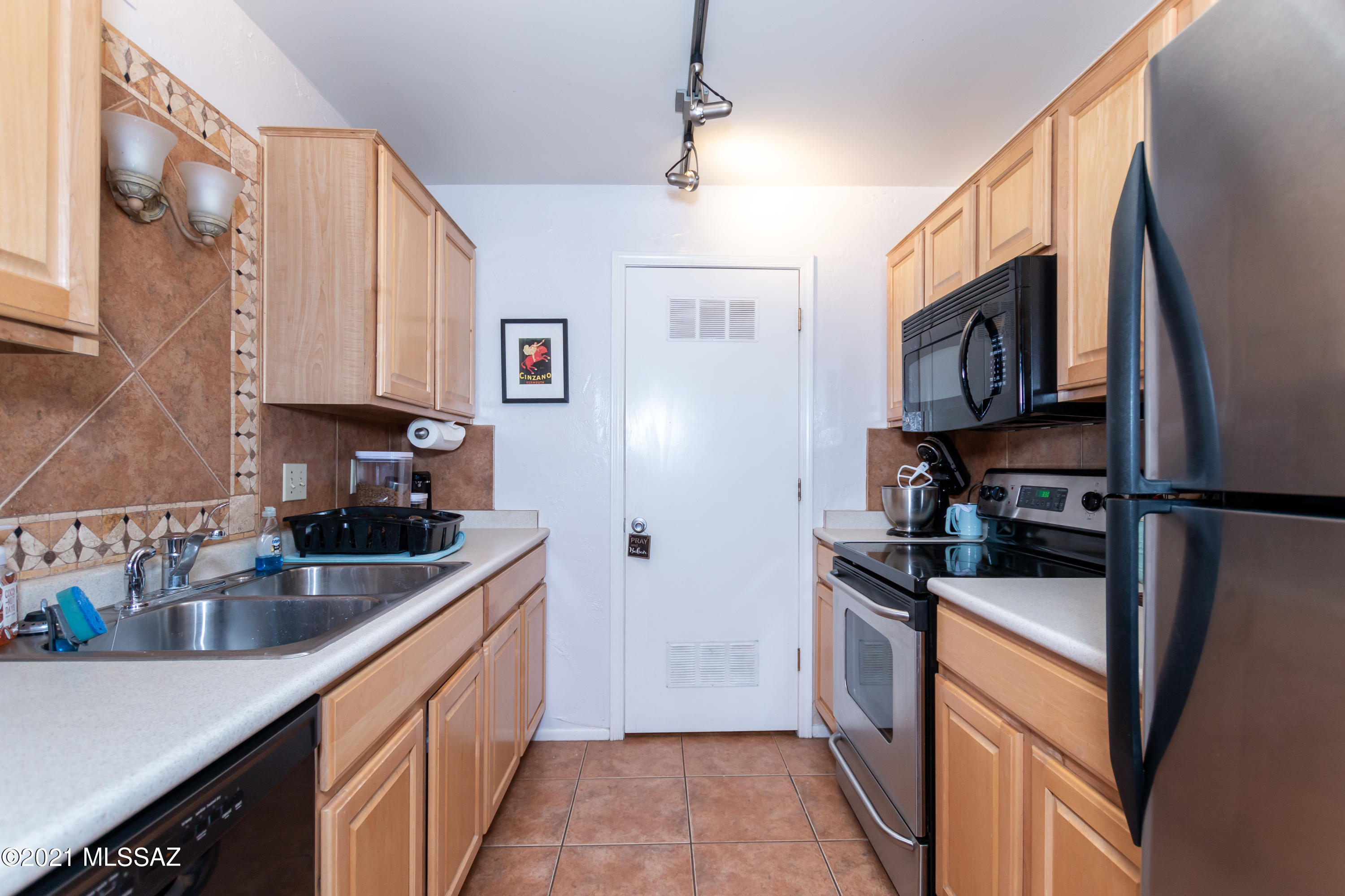 625 South Prudence Road, Unit 210 Tucson, AZ 85710 - Photo 5 of 15