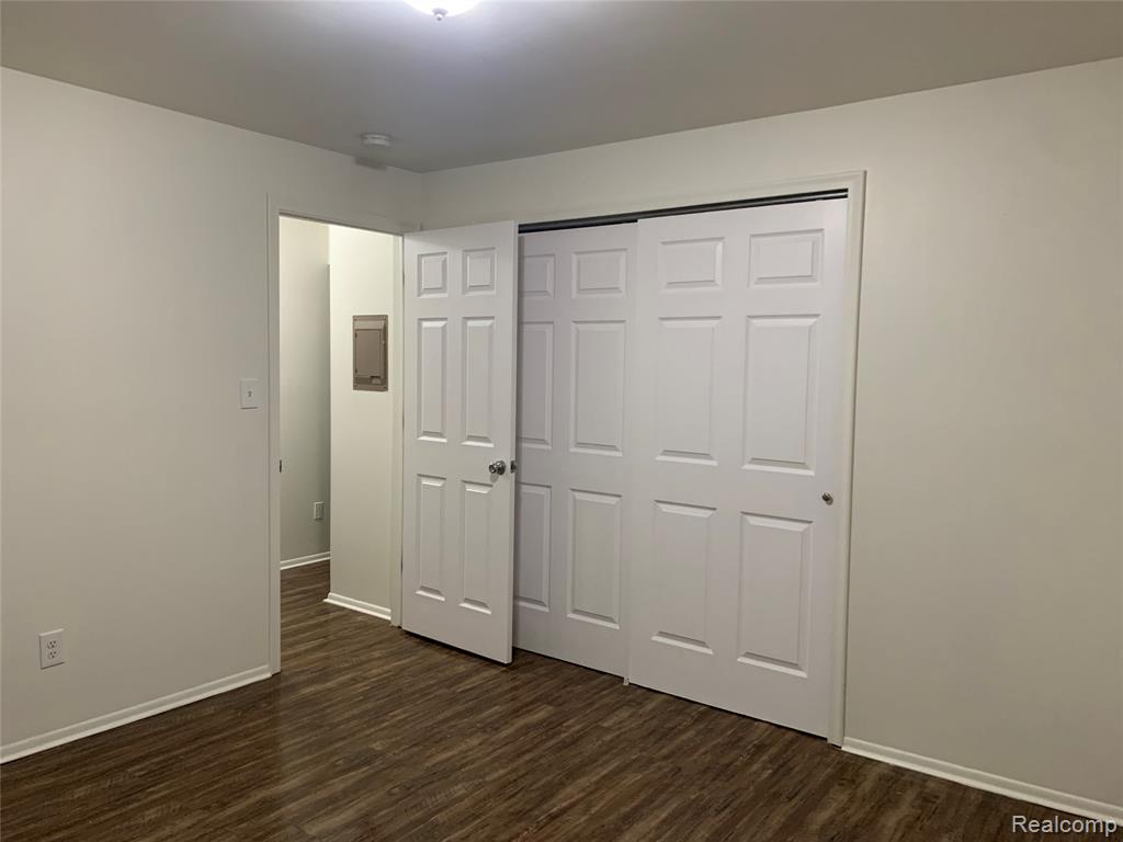 2159 Decker Road, Unit 18 Walled Lake, MI 48390 - Photo 16 of 19