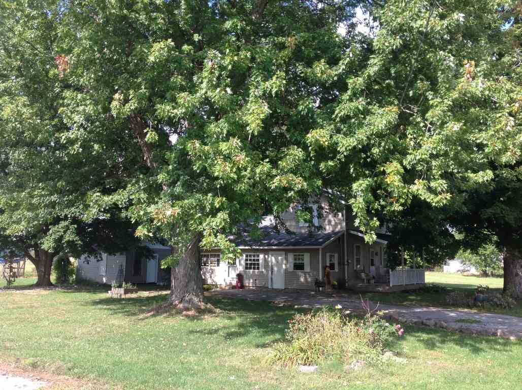 4239 South Magee Road Warsaw, IN 46580 - Photo 2 of 32