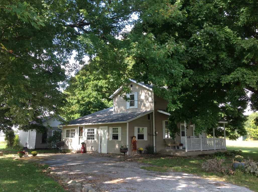 4239 South Magee Road Warsaw, IN 46580 - Photo 3 of 32